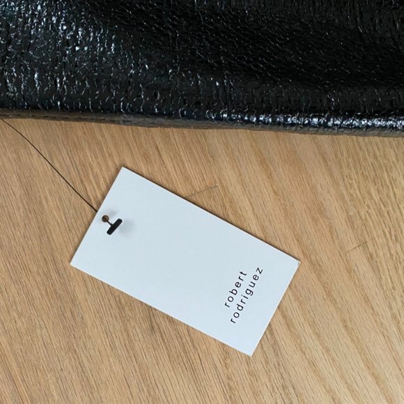 ROBERT RODRIGUEZ TEXTURED PATENT STYLE MINI SKIRT - Picture 4 of 7